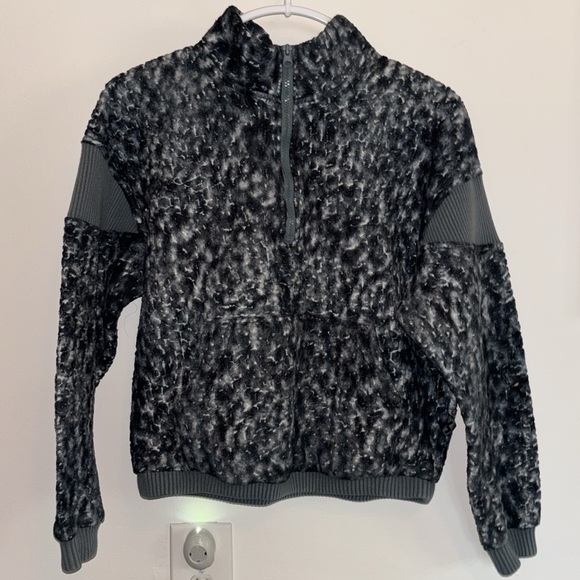 JoyLab Sherpa 1/2 Zip Sherpa Pullover Cropped Long Sleeve, Size XS - Picture 3 of 15